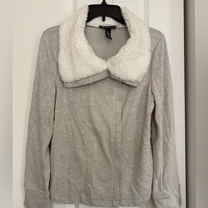 Jacket with faux white fur collar by INC
